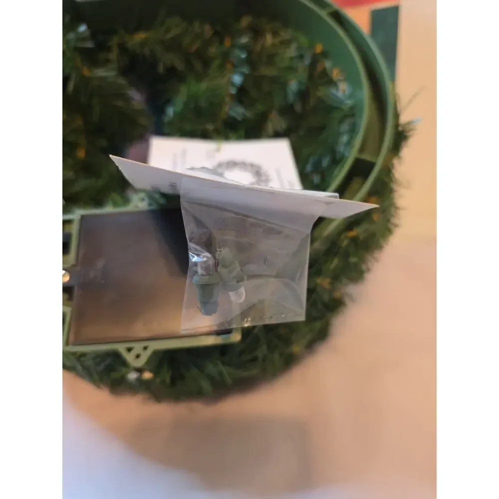 NOS Vintage Animated The Original Talking Christmas Wreath Gemmy 1997